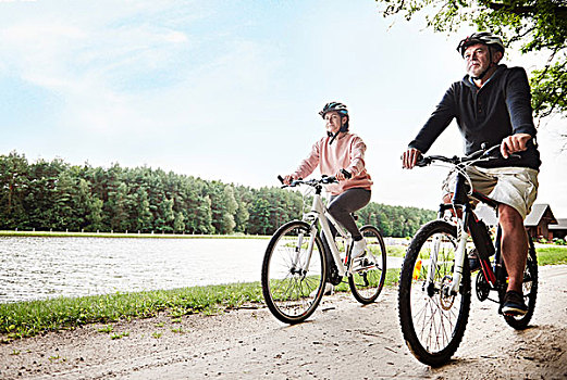 夫妻,骑自行车,旁侧,湖
