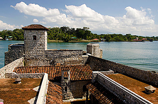 危地马拉,西班牙殖民地,堡垒,入口,湖,东方,屋顶,风景