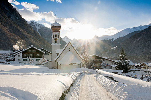 积雪,教堂,太阳光线,蒙塔丰,奥地利,欧洲