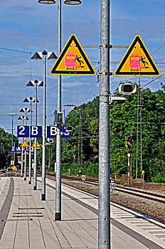 站台,警告标识,警告,落下,巴伐利亚,德国,欧洲