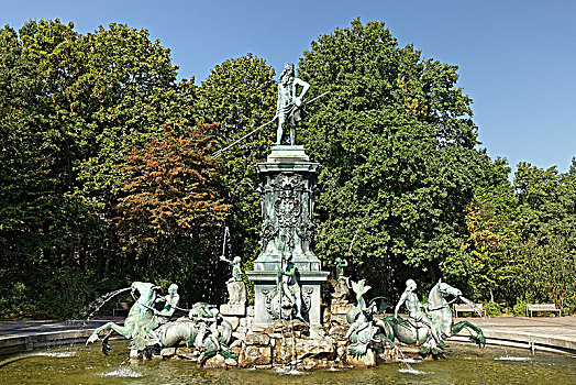 海王星喷泉,纽伦堡,市立公园,中间,弗兰克尼亚,巴伐利亚,德国,欧洲
