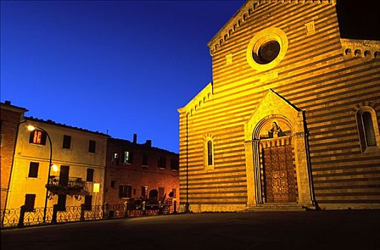 教堂,夜晚,蒙蒂普尔查诺红葡萄酒,托斯卡纳,意大利