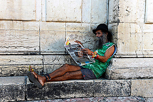 男人,读报纸,萨尔瓦多,巴伊亚,城市,神圣,东北方,海岸,巴西,南美