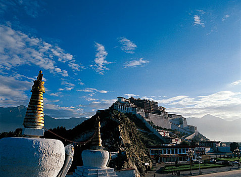 西藏拉萨市布达拉宫