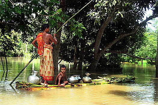 女人,香蕉,筏子,淹没,洪水,水,区域,靠近,地区,孟加拉,人,八月