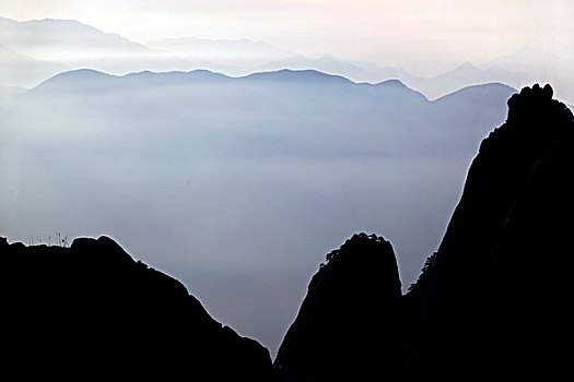 山峦,山顶,远景