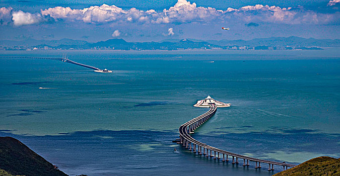 港珠澳大桥两个人工岛全景