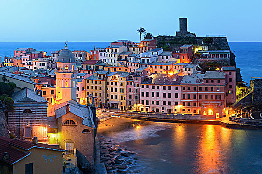 维纳扎,夜晚,建筑,岩石上,上方,海洋,五渔村,意大利