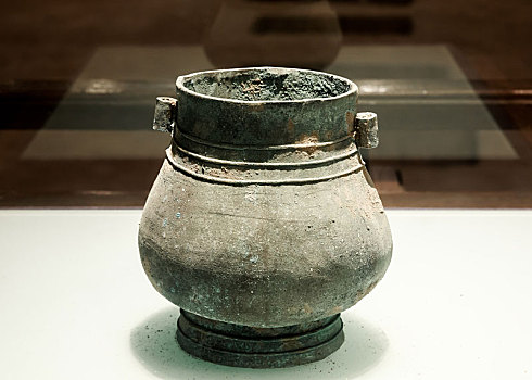 中国河南省安阳殷墟遗址商代出土文物铜壶