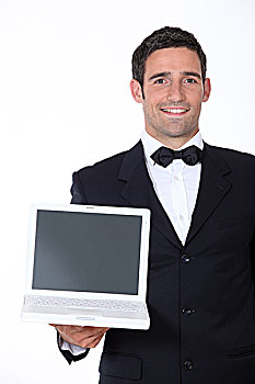 男性,服务员,拿着,笔记本电脑