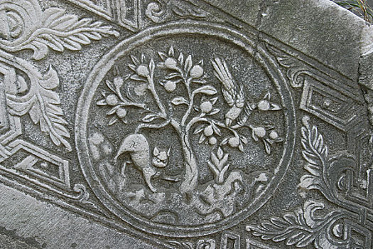 大运河旁扬州穆斯林普哈丁墓园栏杆上的石刻图案