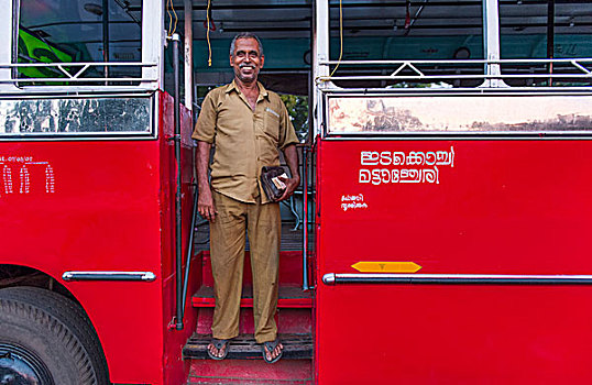 巴士司机,正面,红色公交车,喀拉拉,印度,亚洲