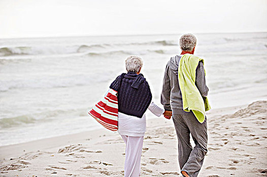 后视图,老年,夫妻,走,海滩