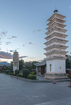 云南大理巍山古城昭觉寺双塔