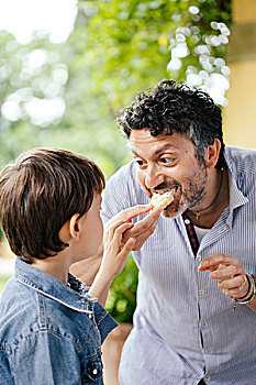男孩,父亲,吃饭,面包