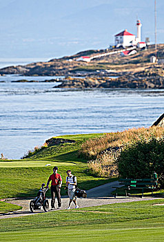 两个,年轻,打高尔夫,对比,笔记,漫步,洞,橡树,世纪,老,维多利亚,高尔夫球杆,橡树湾,温哥华岛,不列颠哥伦比亚省,加拿大
