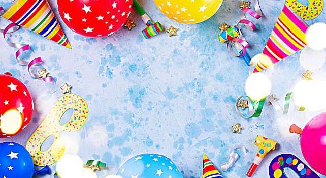 鲜明,彩色,节庆,聚会,场景,气球,彩带,五彩纸屑,蓝色背景,桌子,风格,生日,贺卡,留白