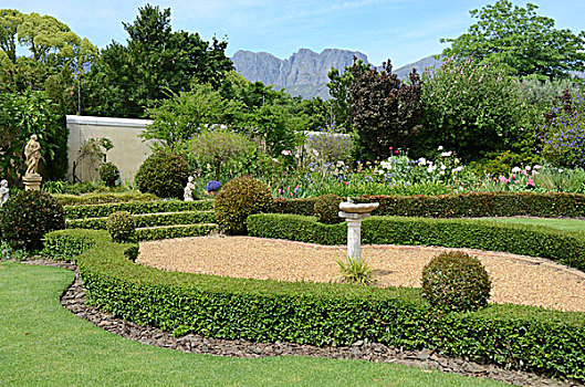 绿雕塑,花园,山,风景