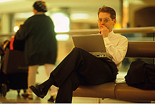 商务人士,笔记本电脑,机场