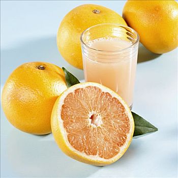 葡萄柚汁,几个,柚子,旁侧
