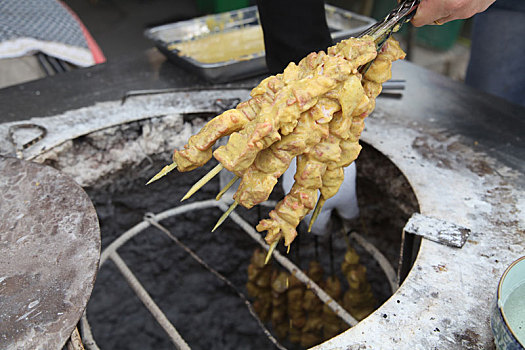 新疆哈密,网红烤肉,不仅仅是好吃,还有好看