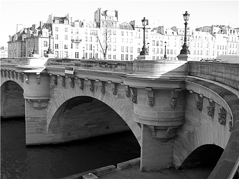 巴黎新桥