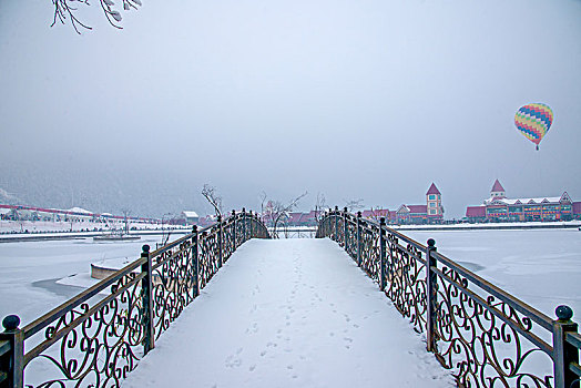 矮寨大桥雪景图片