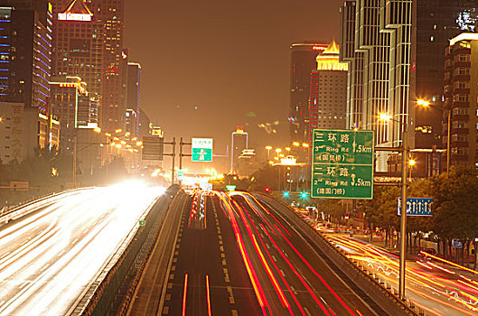 建国路夜景