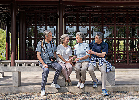 老年夫妻旅游