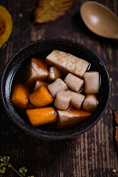 传统台湾小吃手工芋圆糖水