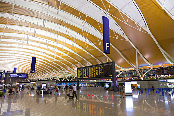上海浦东国际机场二号航站楼内景