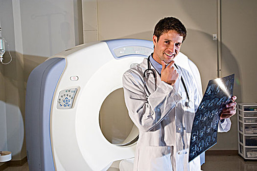 放射科医生,拿着,测验,靠近,ct扫描