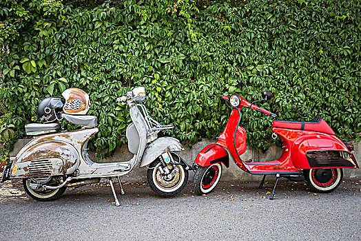 两个,停放,摩托车,左边,维也纳,奥地利