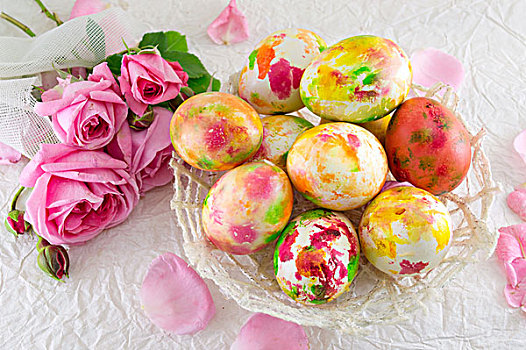 彩色手绘复活节彩蛋,粉色玫瑰花
