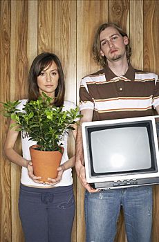 女人,拿着,植物,男人,电视