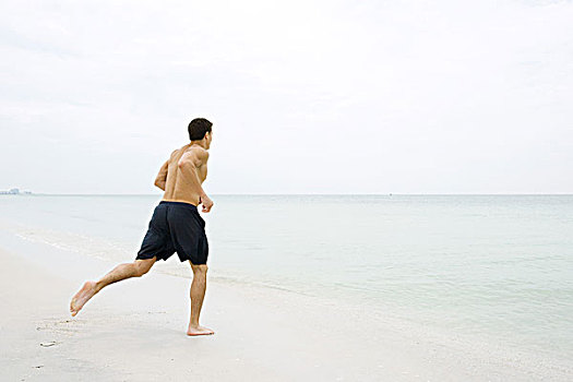 男人,跑,海滩,侧面视角