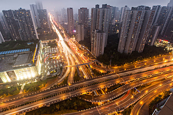 中国,重庆,俯拍,交通,巨大,高速公路,围绕,公寓,塔,黄昏,下雨,秋天,晚间