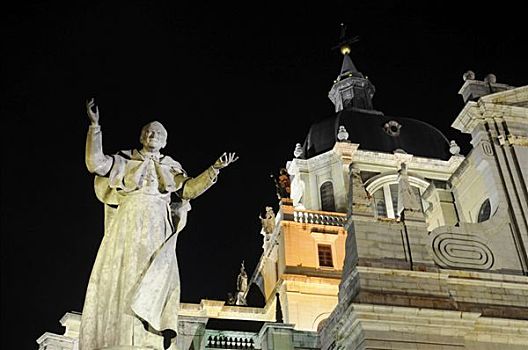 纪念,教皇,伸展胳膊,夜景,马德里,西班牙,欧洲