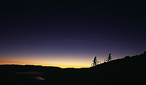 剪影,两个人,赖丁山,自行车,山