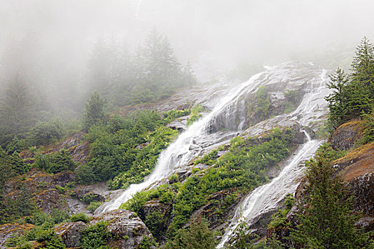 瀑布,雾,恩迪科特湾,阿拉斯加,美国