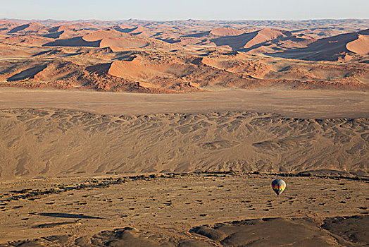 热气球,高处,干燥,朴素,干枯河床,河,边缘,纳米布沙漠,气球,纳米比诺克陆夫国家公园,纳米比亚,非洲
