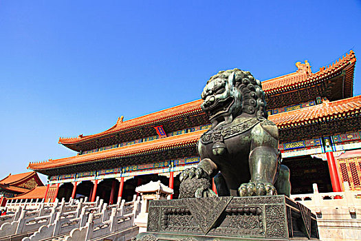 北京故宫太和殿的狮子