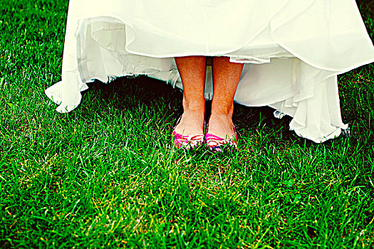 脚,新娘,婚纱,草地