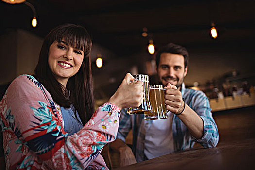 头像,幸福伴侣,祝酒,玻璃杯,啤酒,台案,酒吧