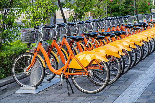 现代城市中的智能共享单车