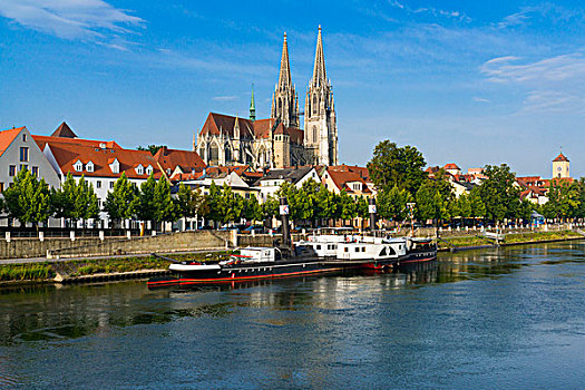 明轮船,船在多瑙河,雷根斯堡大教堂,雷根斯堡,上普法尔茨,巴伐利亚,德国