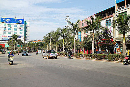 云南元谋县城,街道街景