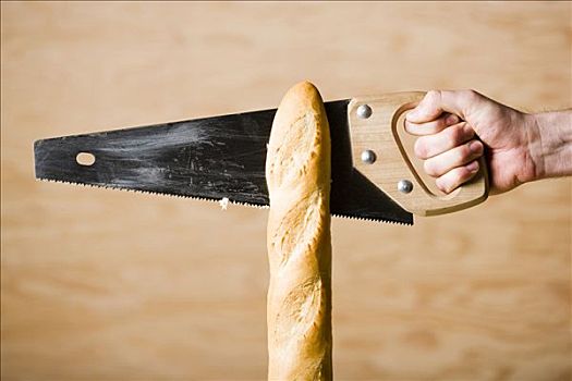 手,锯,法式面包