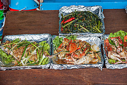 泰国芭堤雅金沙岛特色海鲜快餐