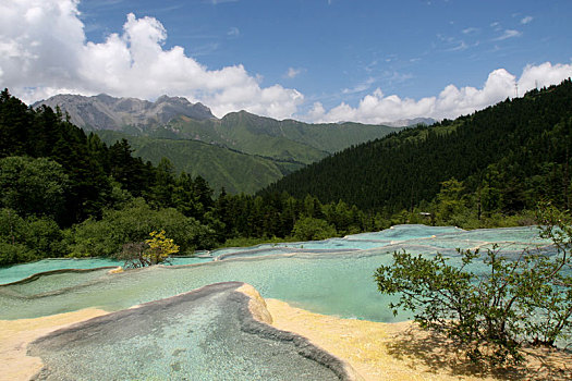 四川阿坝藏族羌族自治州松潘县黄龙风景区